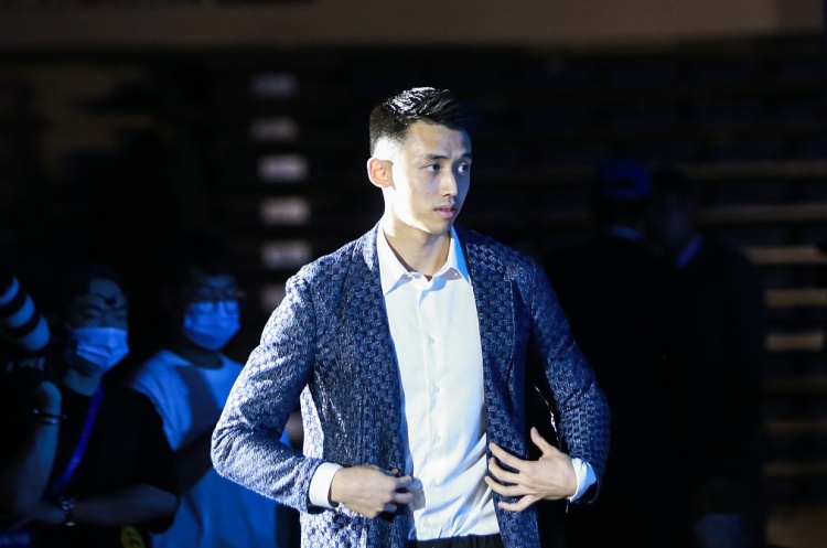 媒体人:山西男篮球员萧键勋已经与球队达成买断协议