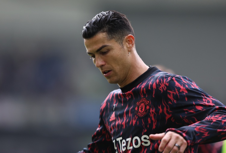 世体：C罗还在两年保护期，球员与曼联单方违约可能被FIFA处罚