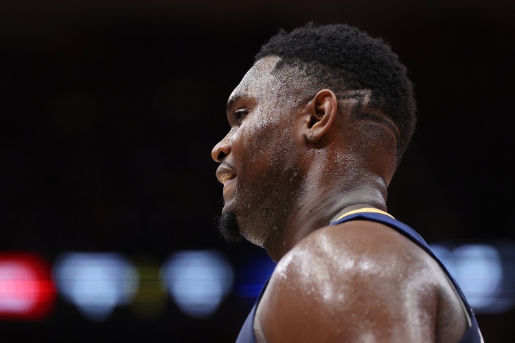 KD：锡安的运动能力远超巴克利这种彪悍型球员 他是独一无二的