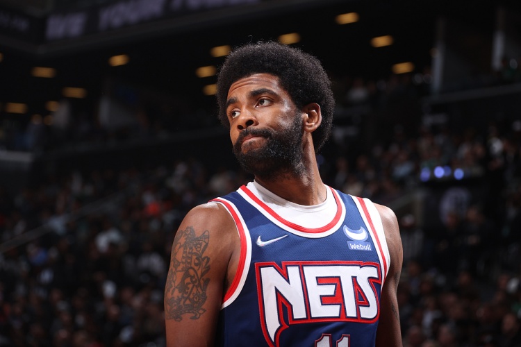 J博士:NBA的老板们很贪婪 不管欧文有多糟他最终还是会留在联盟