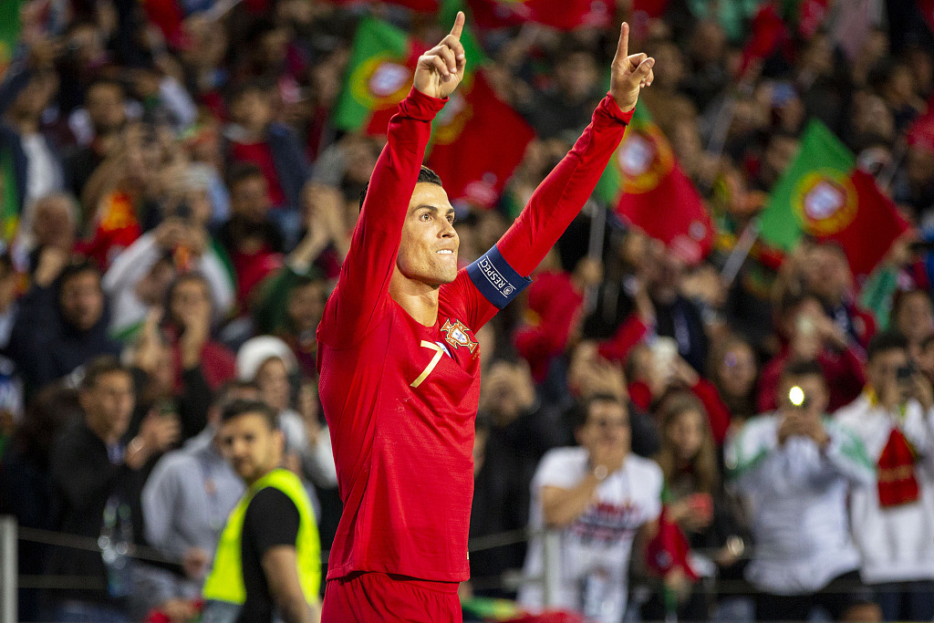 连续参加5届世界杯和欧洲杯!FIFA:C罗是葡萄牙精英之路催化剂!