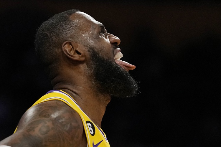 活塞19岁新秀杜伦:詹姆斯的NBA生涯比我的人生都长 很超现实