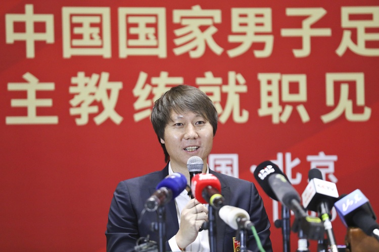 媒体人:李铁早就在美国加州购置了豪宅,安排孩子移民和读书