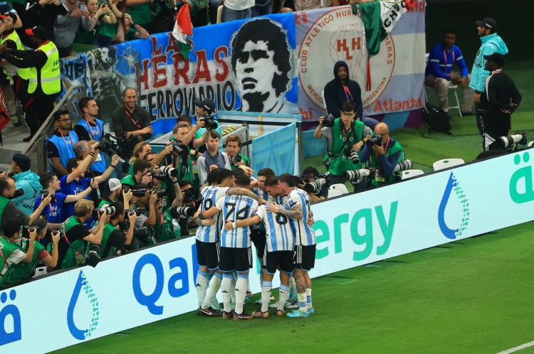 阿根廷2-0墨西哥比赛现场观众88966人,为近7届世界杯最高人数