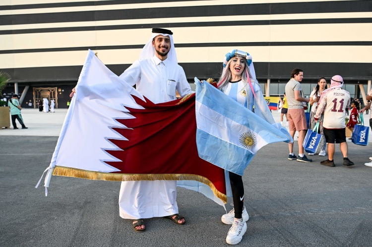 路透社：卡塔尔世界杯前两周接待超76.5万人，低于120万人次预期