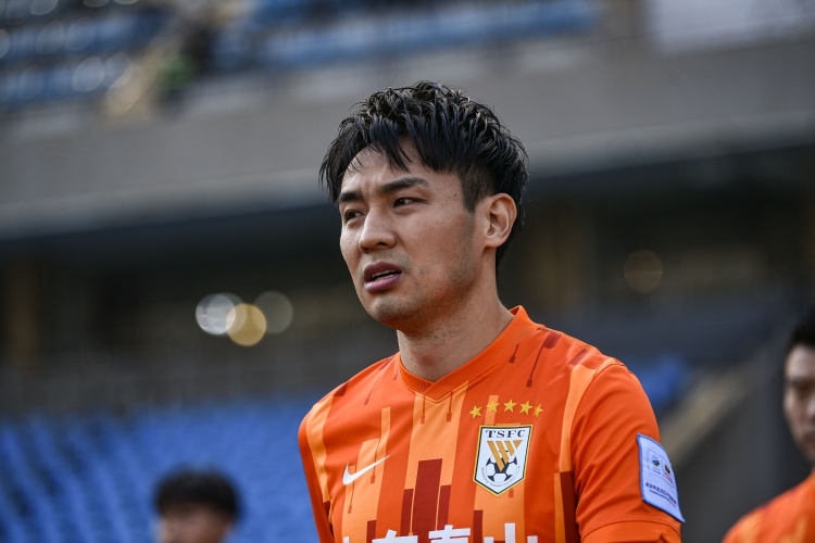 媒体人:吴兴涵现处于停训状态,未来也不会有俱乐部敢要他了