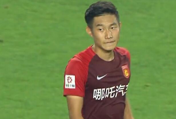 记者:津门虎明日与国安热身,球队训练开始前欢迎高华泽随队训练