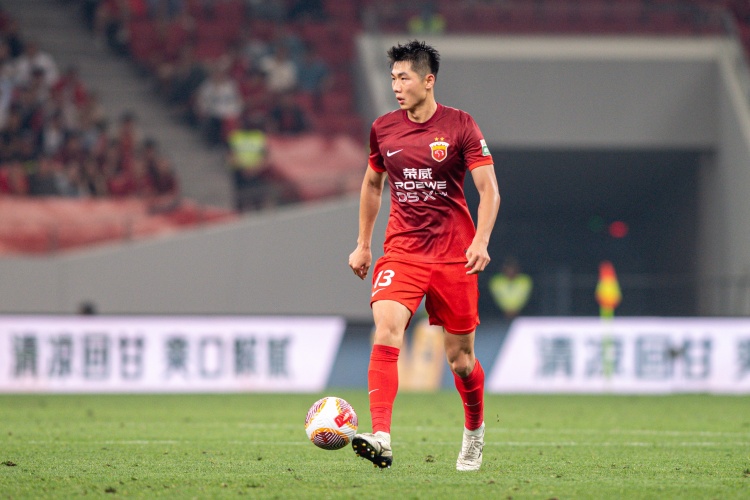李毅:海港丢的球魏震要负点责任,但是红牌我觉得过于严厉