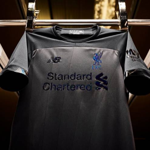 利物浦推出全黑限量版球衣