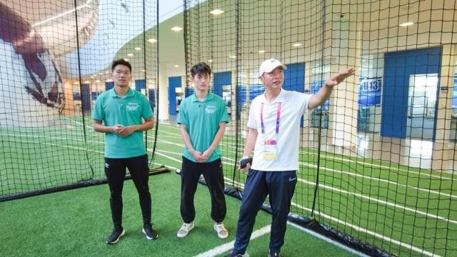 中国少年球员参观卡塔尔精英学院，感慨同龄人接受高质量文化课程