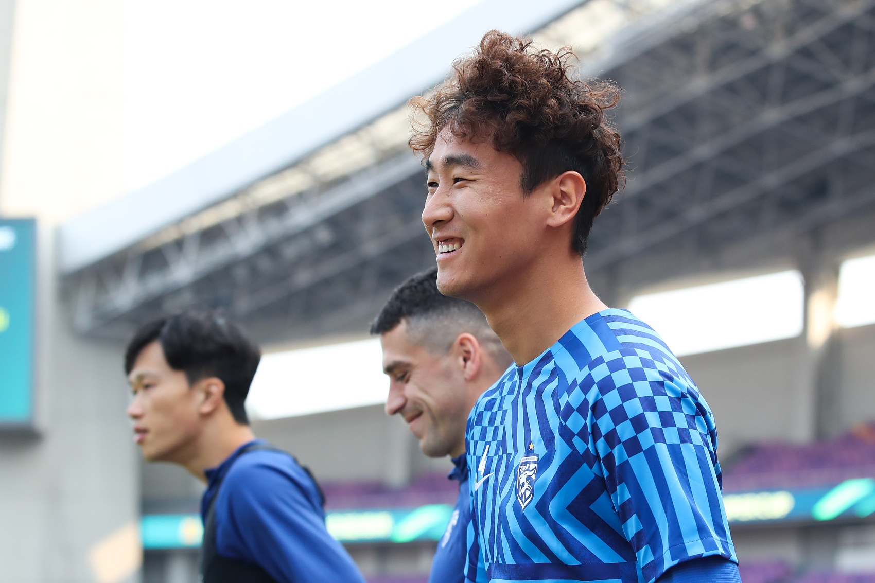 超市开张斯坦丘今日官宣离队，三镇队内还有多位国脚何去何从
