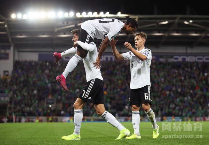 欧洲杯小组赛 北爱尔兰0-2德国