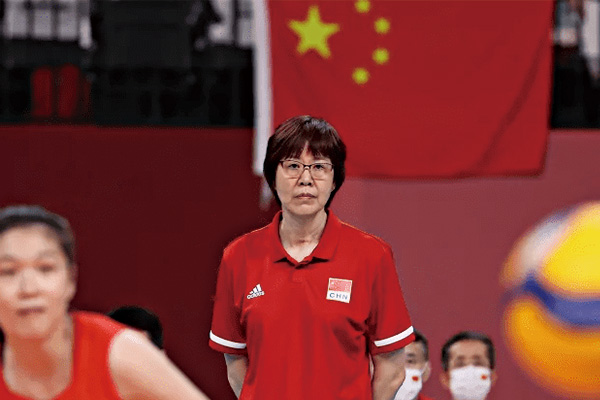郎平宣布卸任中国女排主教练！郎平卸任女排主教练职位