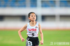 12岁少女天赋异禀，田径公开赛宿迁站800米夺冠，成绩惊艳全场！