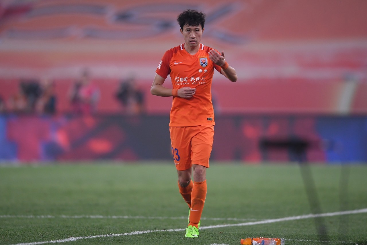 足球新闻:宋龙将是八年前德比中唯一代表两支球队的球员