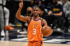NBA常规赛菲尼克斯太阳105-98大胜独行侠豪取10连胜 布克24+9 波尔津吉斯21+8+7