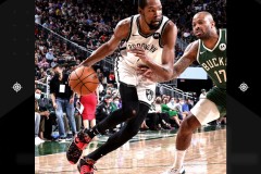 雄鹿86-83险胜篮网 米德尔顿35+15字母哥33+14雄鹿扳回一局