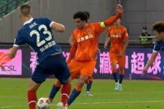 中超联赛半场:山东1-0河南刘彬彬失去机会费莱尼破门失分