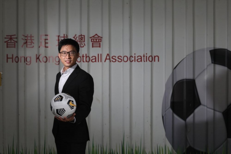 新华社专访中国香港足球总会副主席霍启山：以晋级亚洲杯为目标！