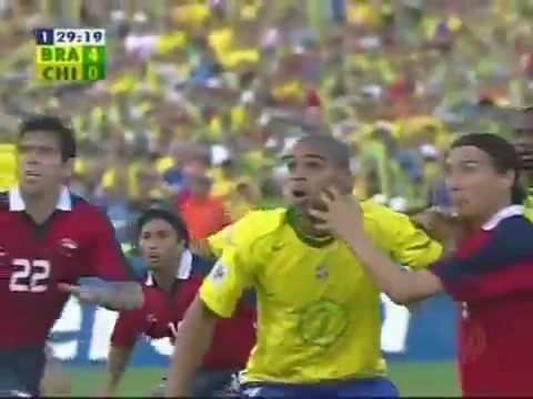 阿德帽子戏法！06年世预赛巴西5-0大胜智利