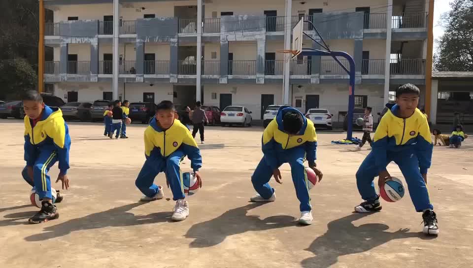 长湖镇维则青联希望小学感谢直播吧赠送的篮球