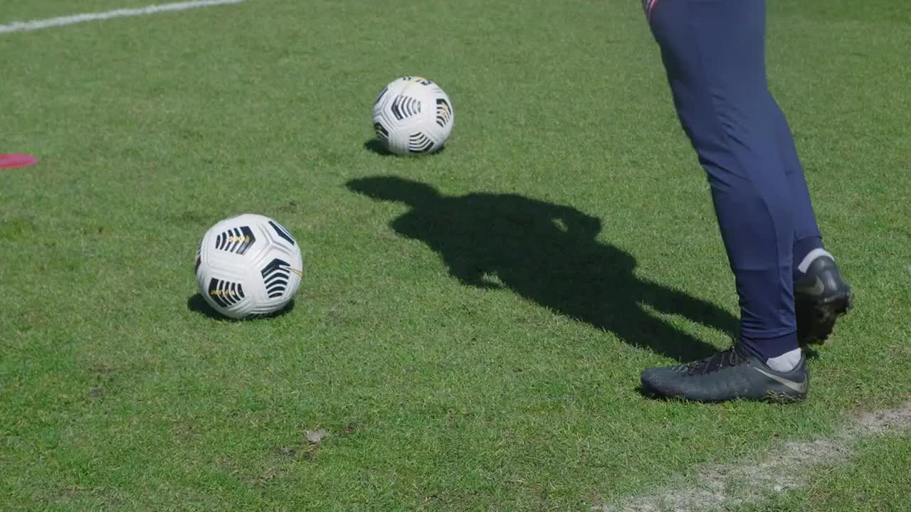 英格兰国家队训练视频，是什么让林皇龙颜大悦？