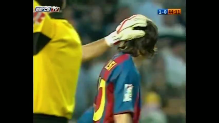 【05年的今天】无法阻止的梅西巴萨首球，小罗背起梅西成经典