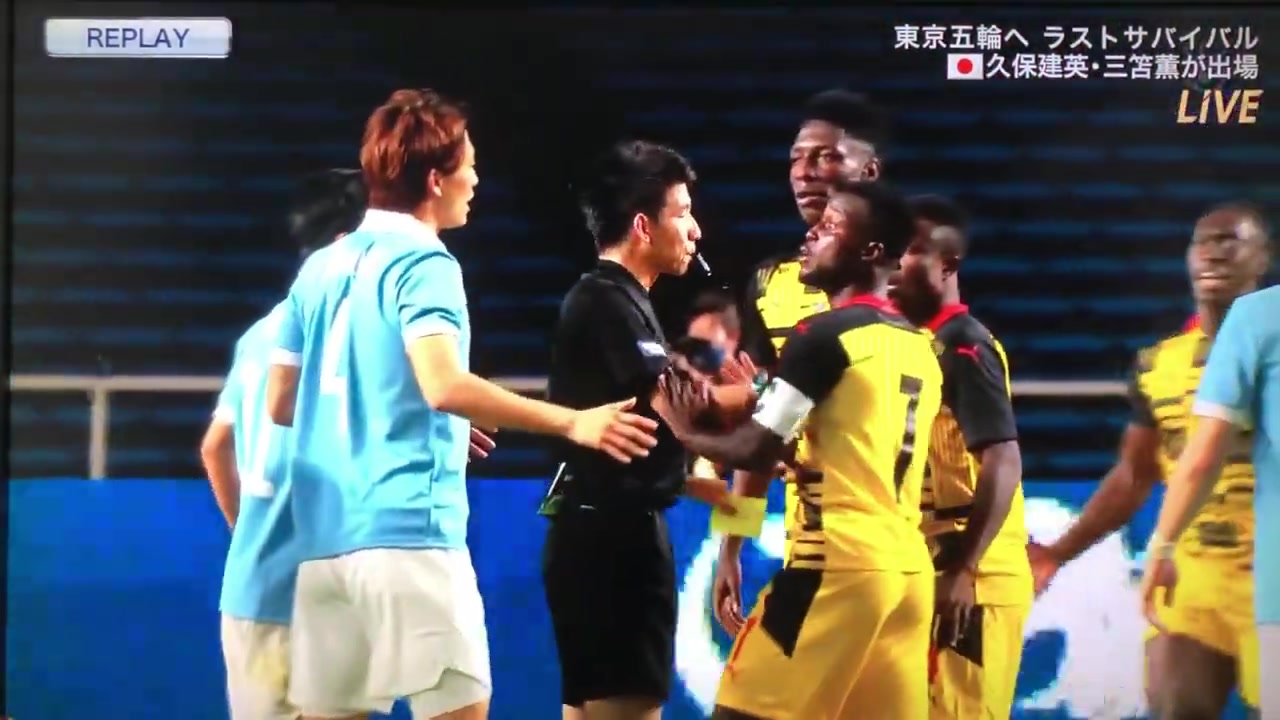 不满犯规！日本国奥与加纳国奥友谊赛起冲突