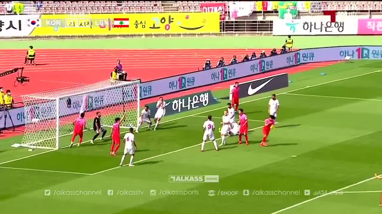 韩国队通过角球破门扳平比分，韩国1-1黎巴嫩