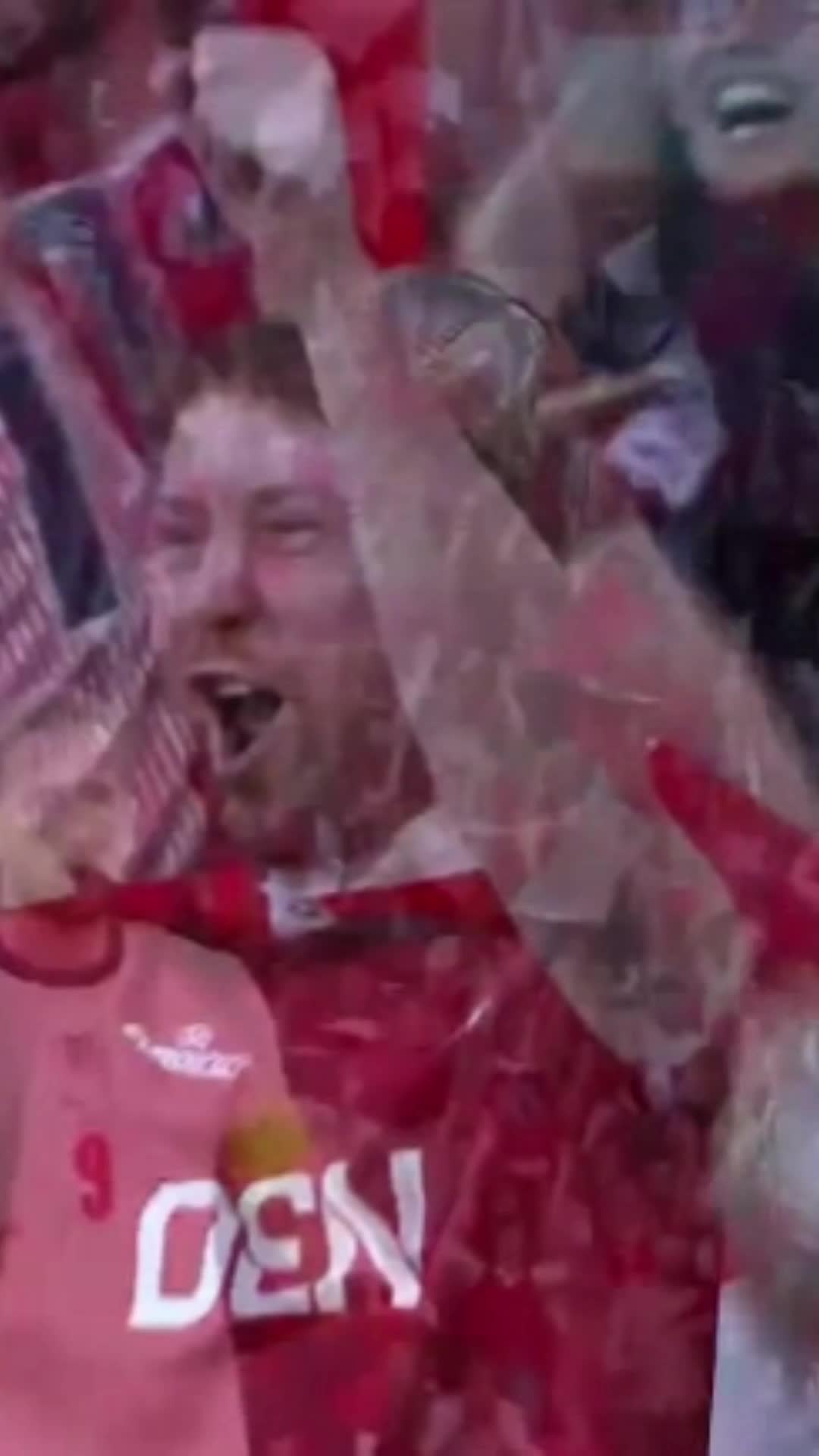 达姆斯高任意球破门 丹麦球迷看台一脸惊喜 凯恩示意球队冷静