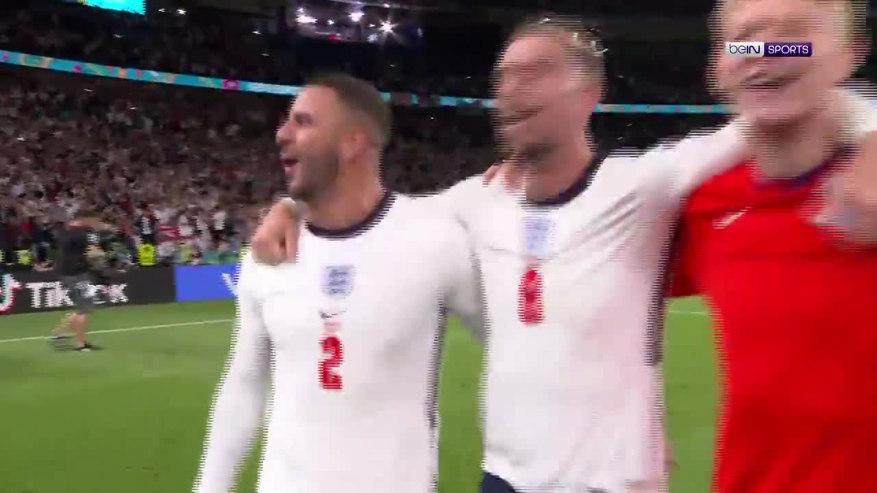 英格兰球员赛后疯狂庆祝晋级欧洲杯决赛