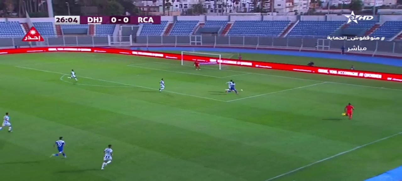 那里的足球很纯粹！摩洛哥联赛惊现边裁变边锋