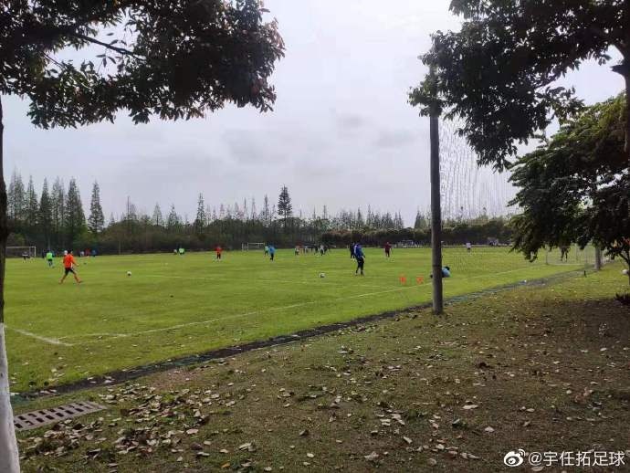 博主:淄博蹴鞠已经确认 通过新赛季接入 正在成都谢菲尔德联队基地备战