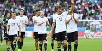 德国队多年来在欧洲杯上获得了3次冠军和3次亚锦赛冠军 也多次打破小组赛的记录