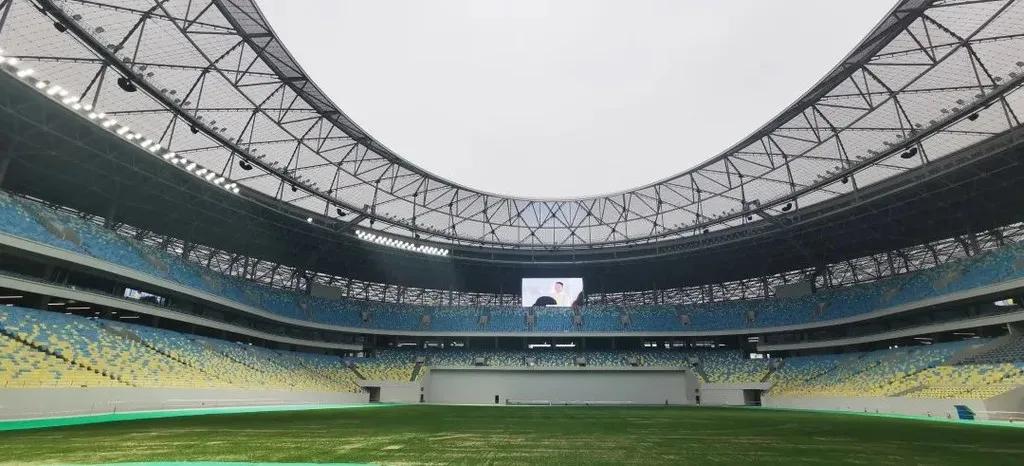 成都凤凰山职业足球场已竣工验收 将承办亚洲杯