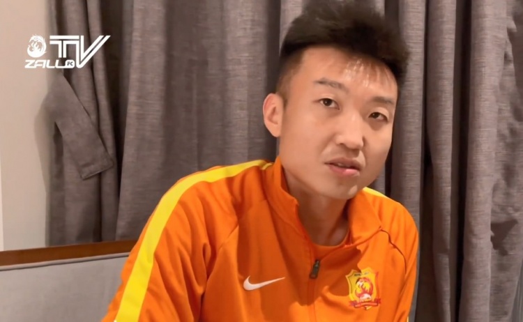 李超:诊断结果是第四指骨骨折将于明天返回武汉进行手术
