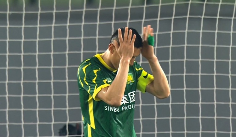 海港热议3-1国安:卡纳瓦罗退居二线！