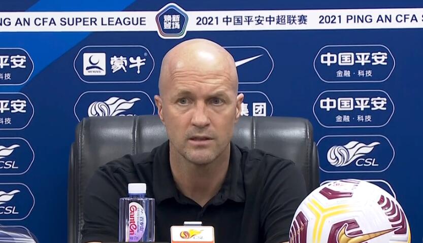小克鲁伊夫:对于球队来说非常重要的是我们有机会在下半场干掉戴的那个进球