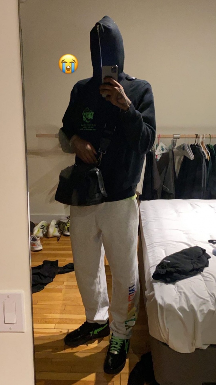 古灵精怪！杰伦-格林晒试衣与选秀日自拍