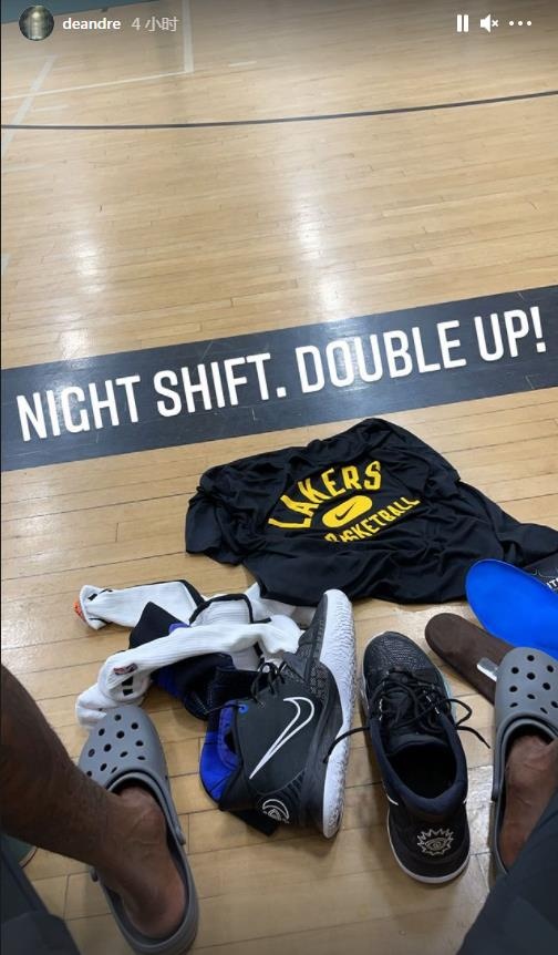 努力！小乔丹晒训练装备：夜间模式！