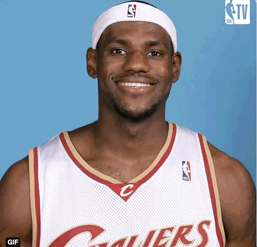 生涯第19季即将开启！NBA官方晒詹姆斯03年至今定妆照变化