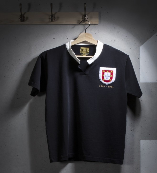 葡萄牙国家队推出百年纪念版球衣，黑衣白领&印有特殊LOGO