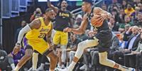 NBA常规赛湖人vs雄鹿比赛分数介绍