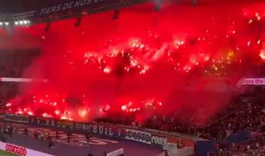 RMC：大巴黎可能因主场球迷在比赛过程释放烟雾而被罚款