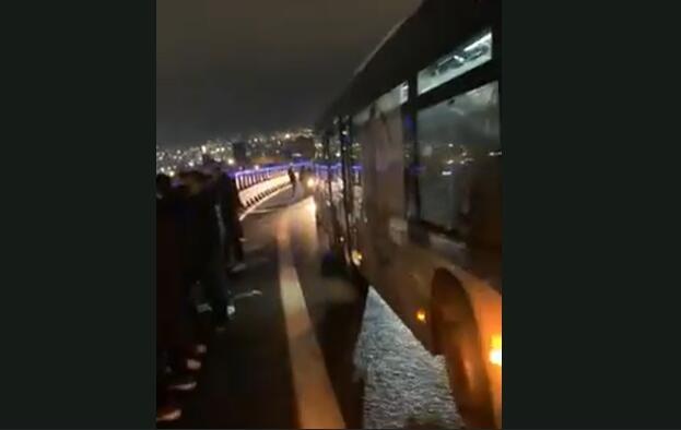 太阳报：因警察领错路，欧联杯客场之旅莱斯特球迷晚了20分钟入场