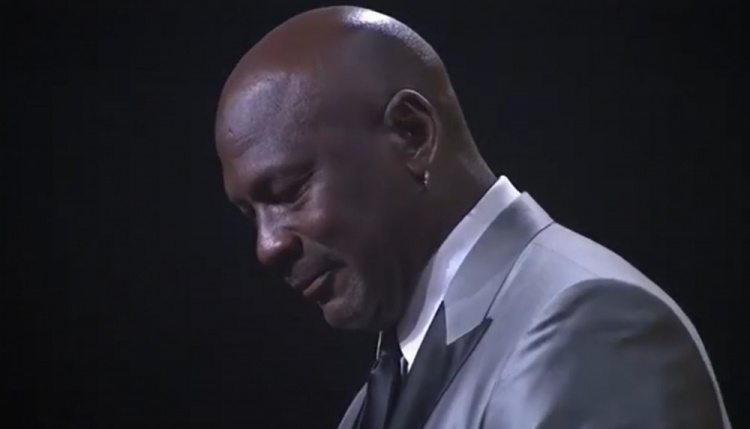 年终盘点之感动瞬间：科比名人堂仪式上MJ落泪 库里吃止疼药打球