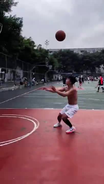 身高171 这个扣篮什么水平？