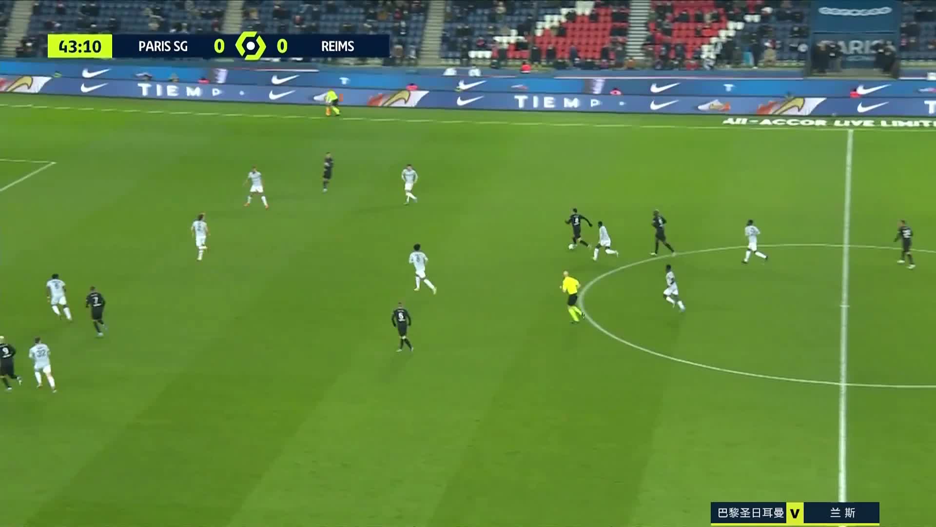 巴黎1-0领先！伊卡尔迪射门被挡 维拉蒂补射破门