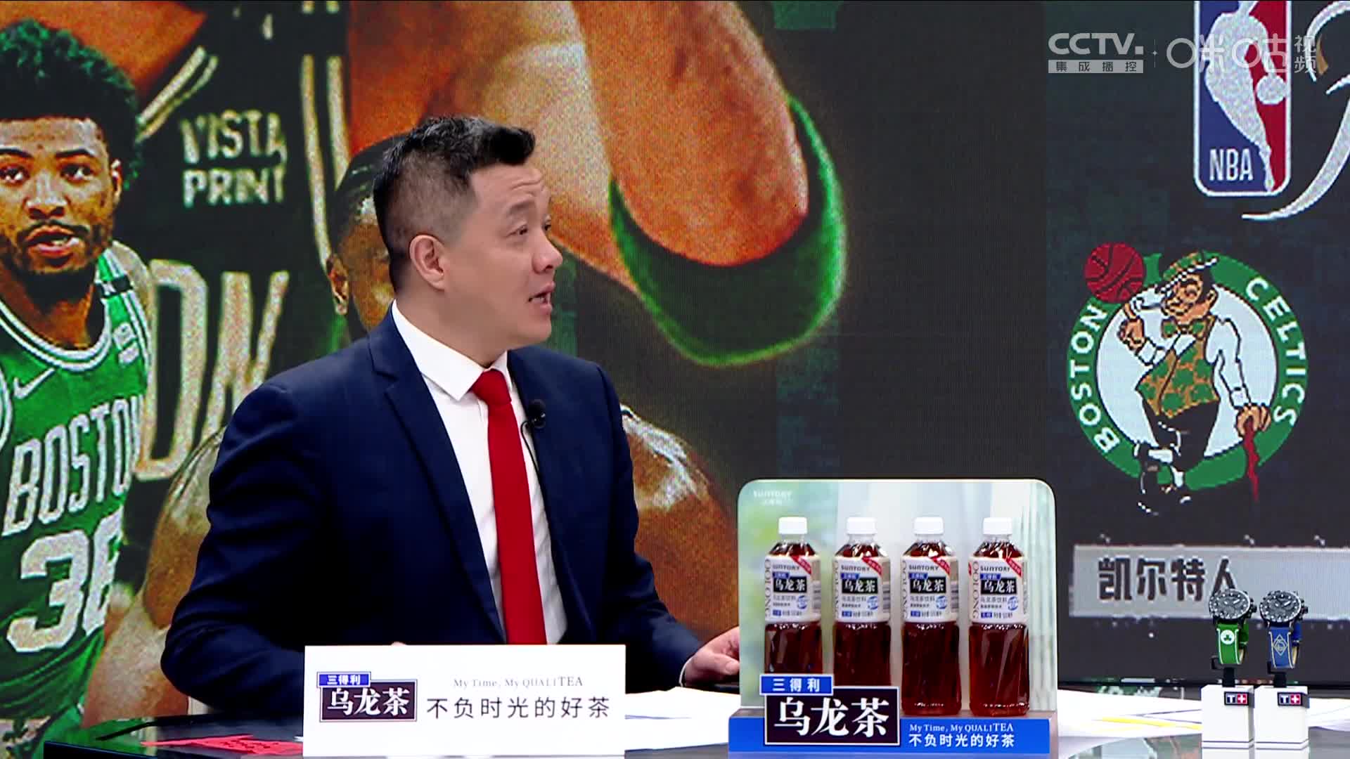 楊健：庫里現(xiàn)在有點(diǎn)像小版的“詹姆斯”，不完全靠準(zhǔn)了