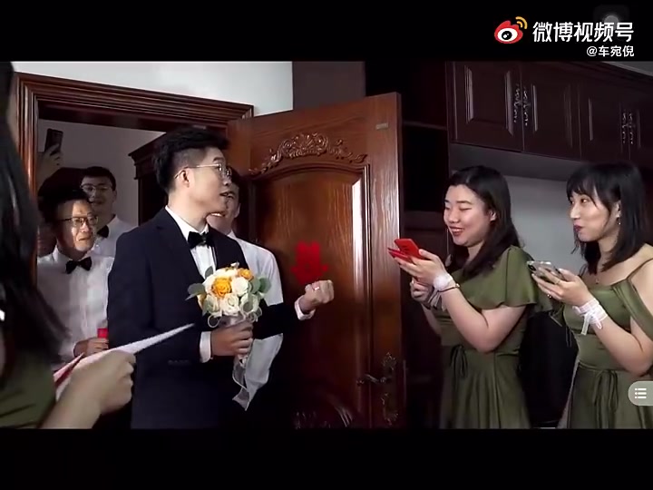 美女球迷结婚是怎么难倒老公的？